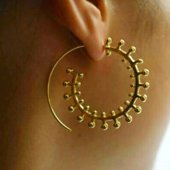 ☆SUMMER SALE!☆ Unique Gold Spiral Earrings - Picture 1 of 2